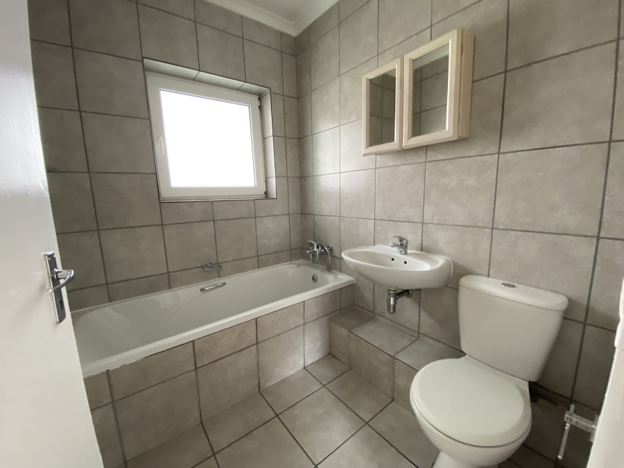 To Let 2 Bedroom Property for Rent in Klein Drakenstein Western Cape